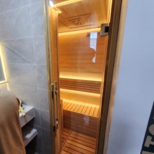 Phòng Sauna Gỗ Độc Cần ( Hemlock) 1m3 x 1m